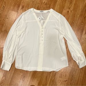 ⭐️NWT EXPRESS Cream V-neck puff sleeve blouse shirt in size large